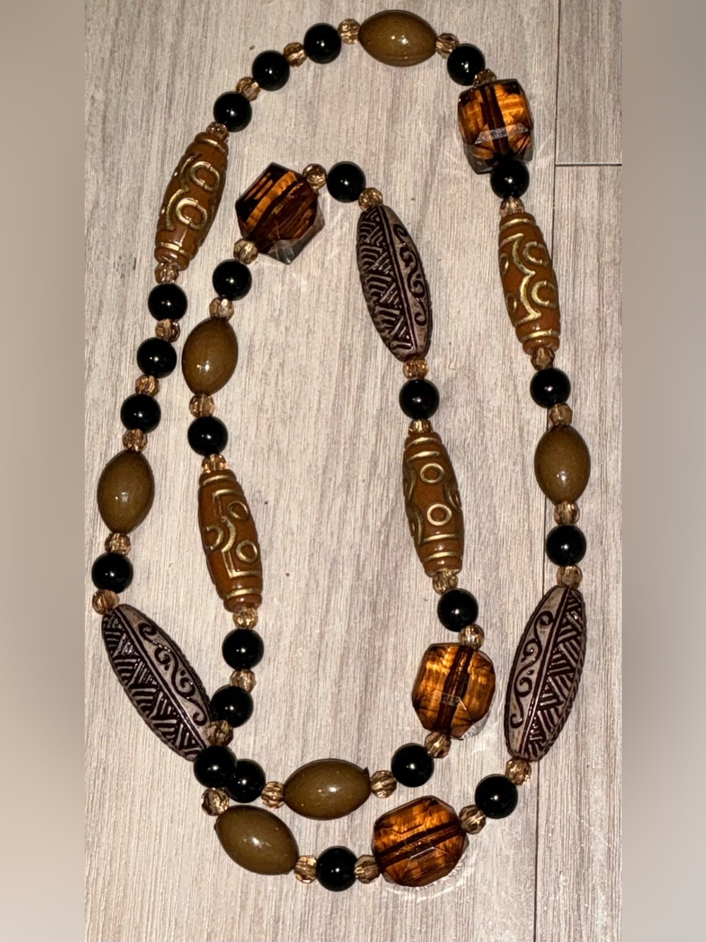1970 vintage Handcrafted lucite amber Brown and Black Beaded Women's Necklace